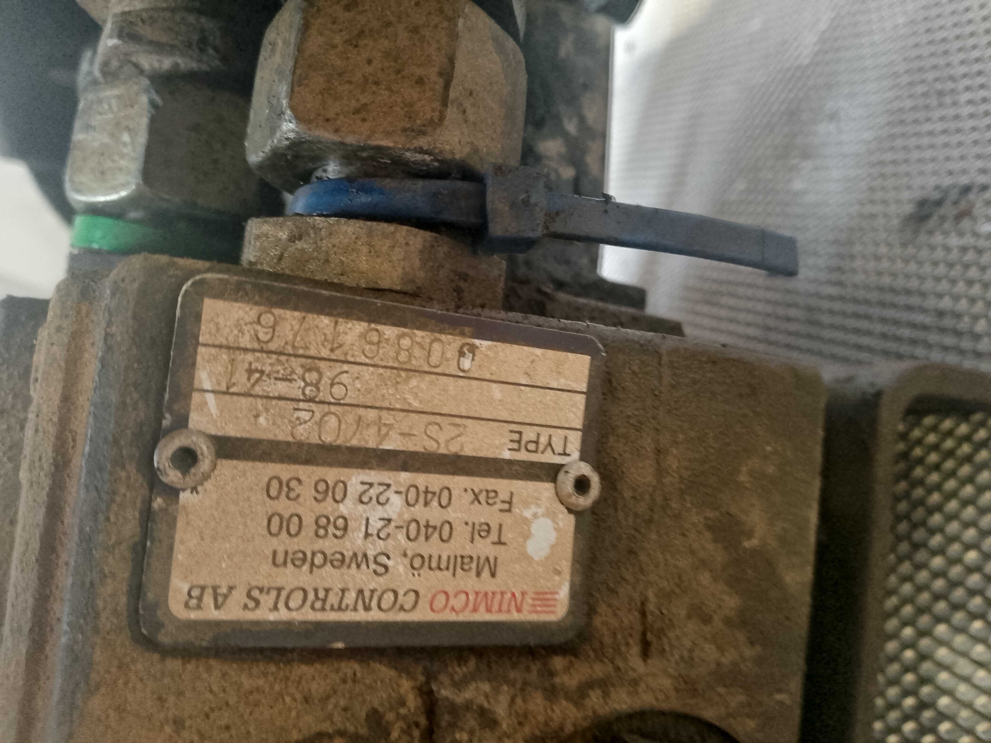 rozdzielach do tura ładowacza z klamrą szybkozłączem Faucheux Mailleux