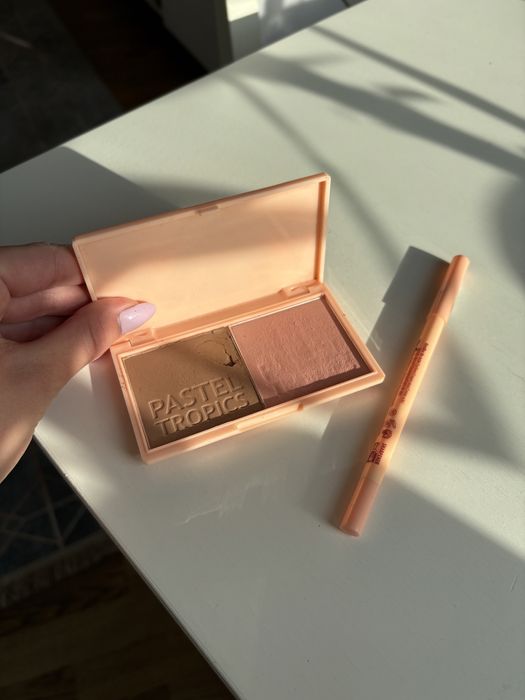 Zestaw kosmetyków Lovely Pastel Tropics x Magda Wołosewicz duo kredka