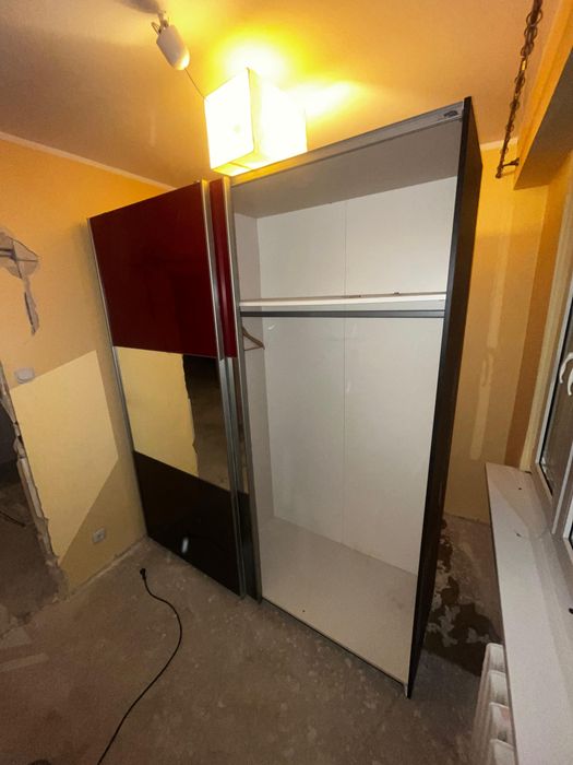 REZERWACJA Oddam szafę przesuwną