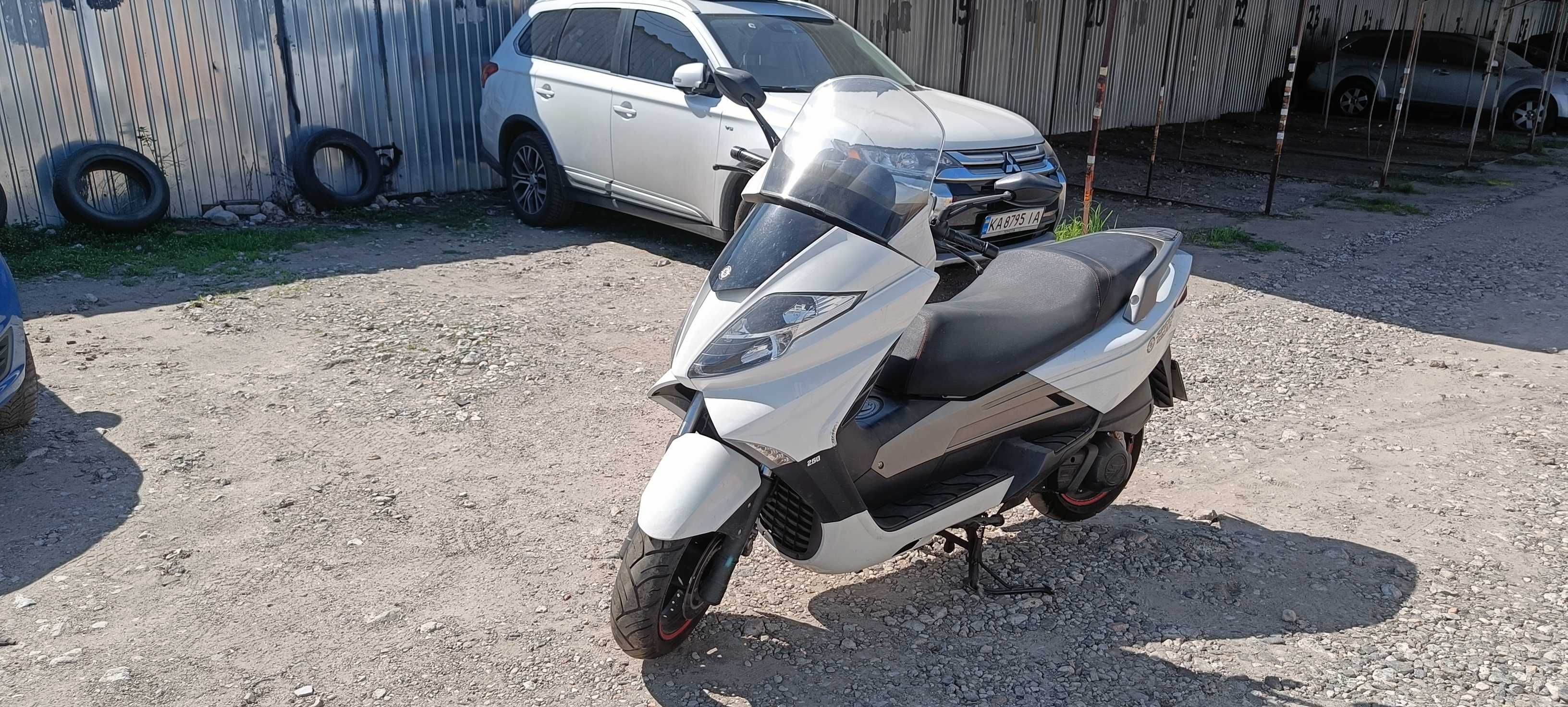 Продам скутер SPEED GEAR 250 (yamaha majesty 250)