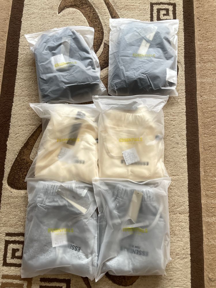 Шорти essentials