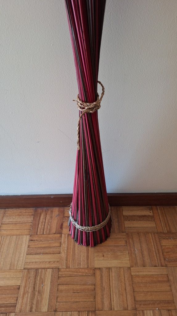 Artigo para decoração
Em tons de vermelho
