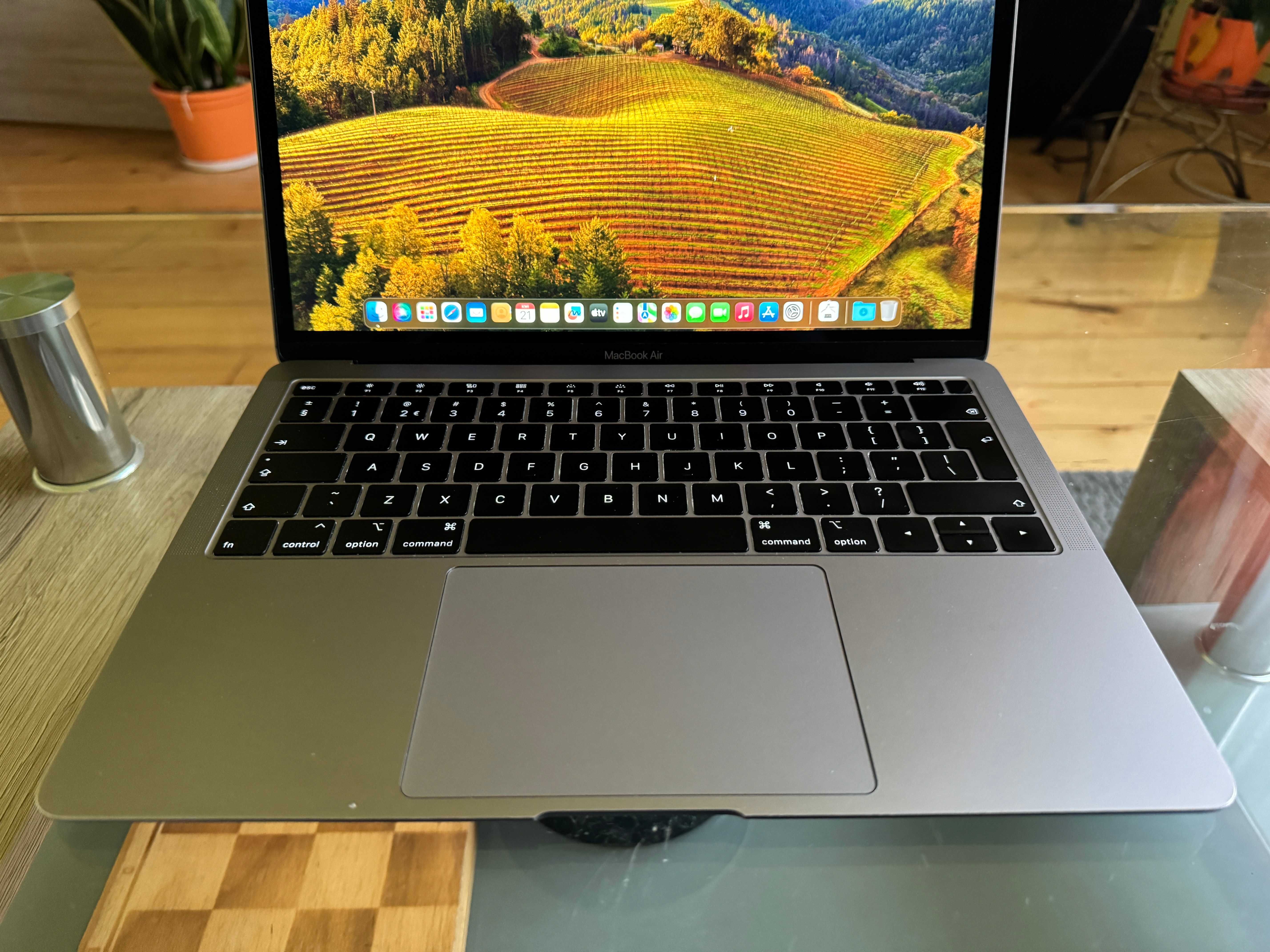 Macbook Air 2019 A1932 Intel I5/8GB ram/128GB SSD