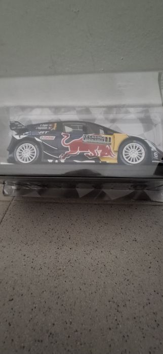Miniatura o carro redbull