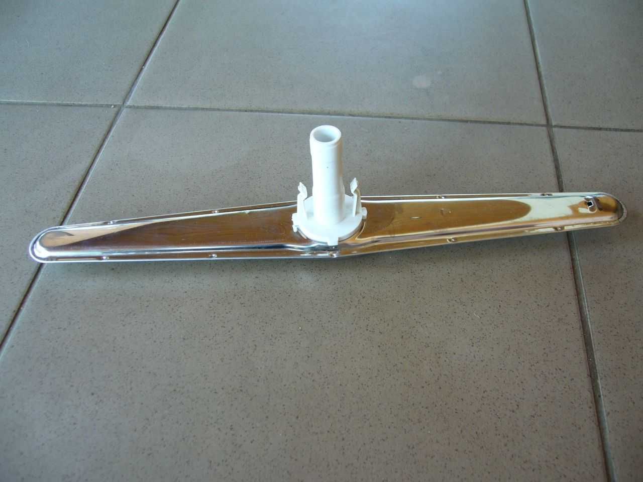 Dolny spryskiwacz do zmywarki Whirlpool ADP 790 IX