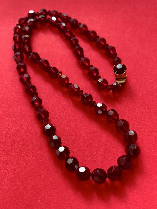 Вінтажні намиста з гранатового кришталя та скла