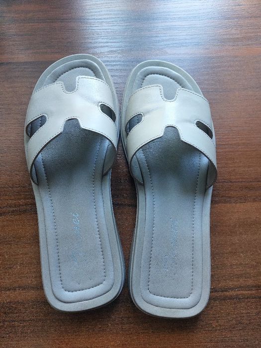 шльопанці жіночі шкіряні