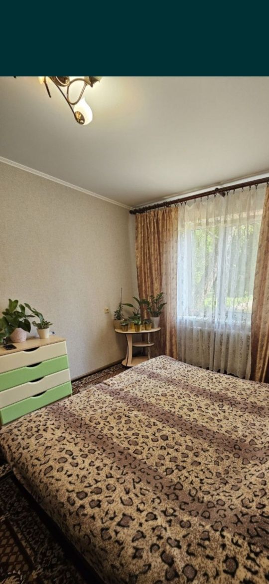 Продається 2 х кім кв.по вул Генерала Момота