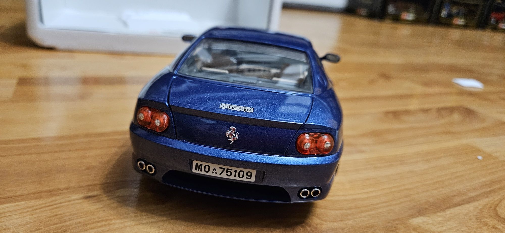 1:18 Burago Ferrari 456 GT