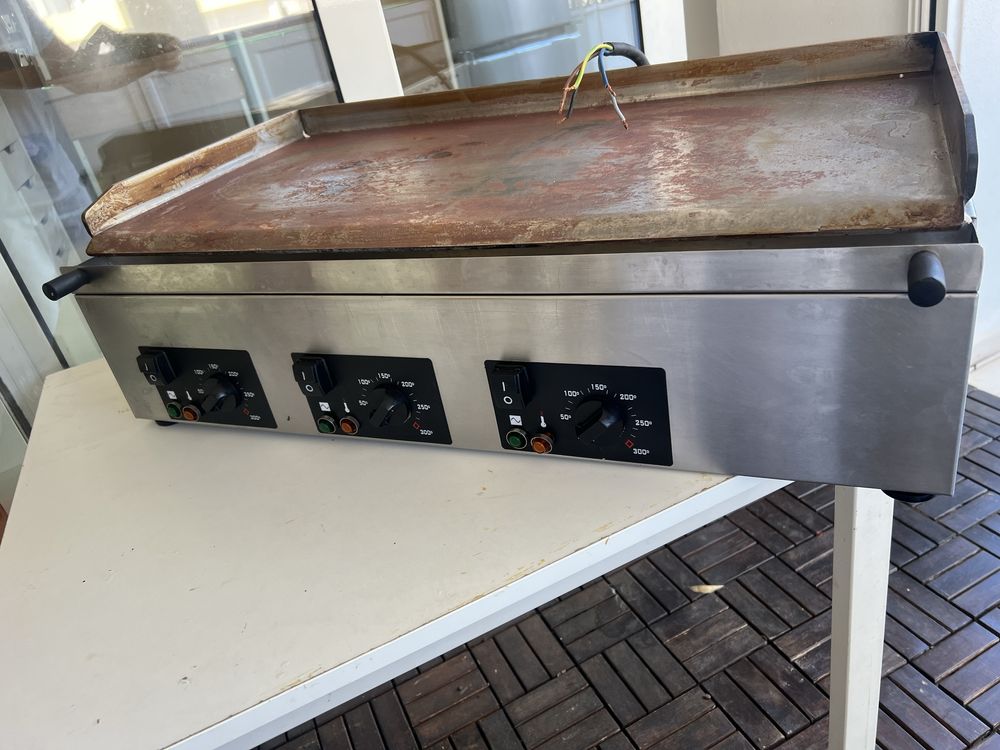 Vendo Chapa Potencia 5000W, tamanho 250X460X800mm em perfe