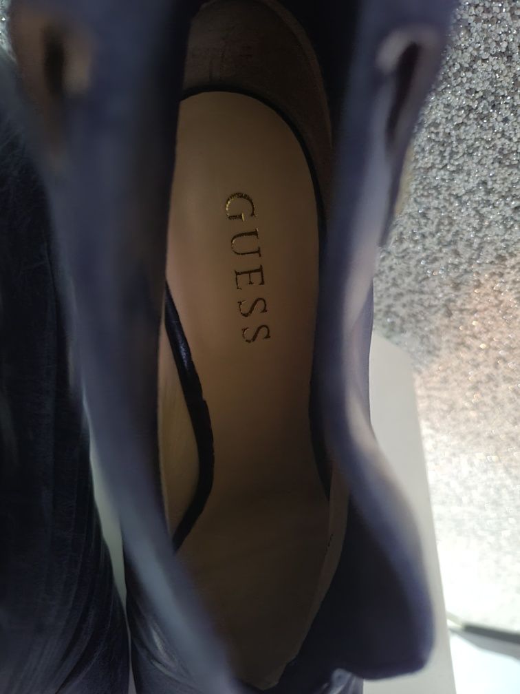 Guess cudne botki roz.39