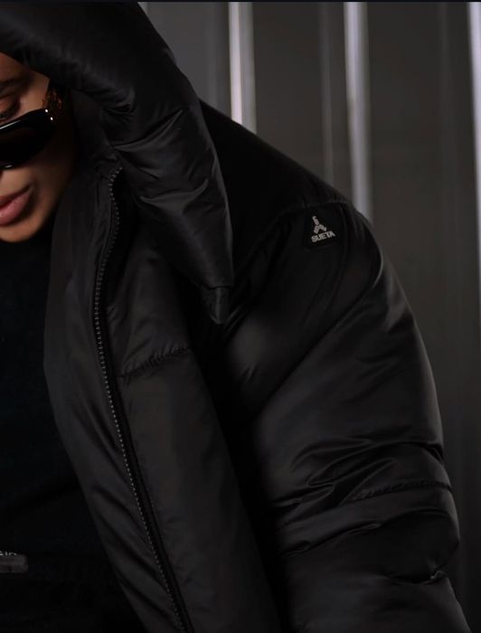 Тепла куртка з капюшоном