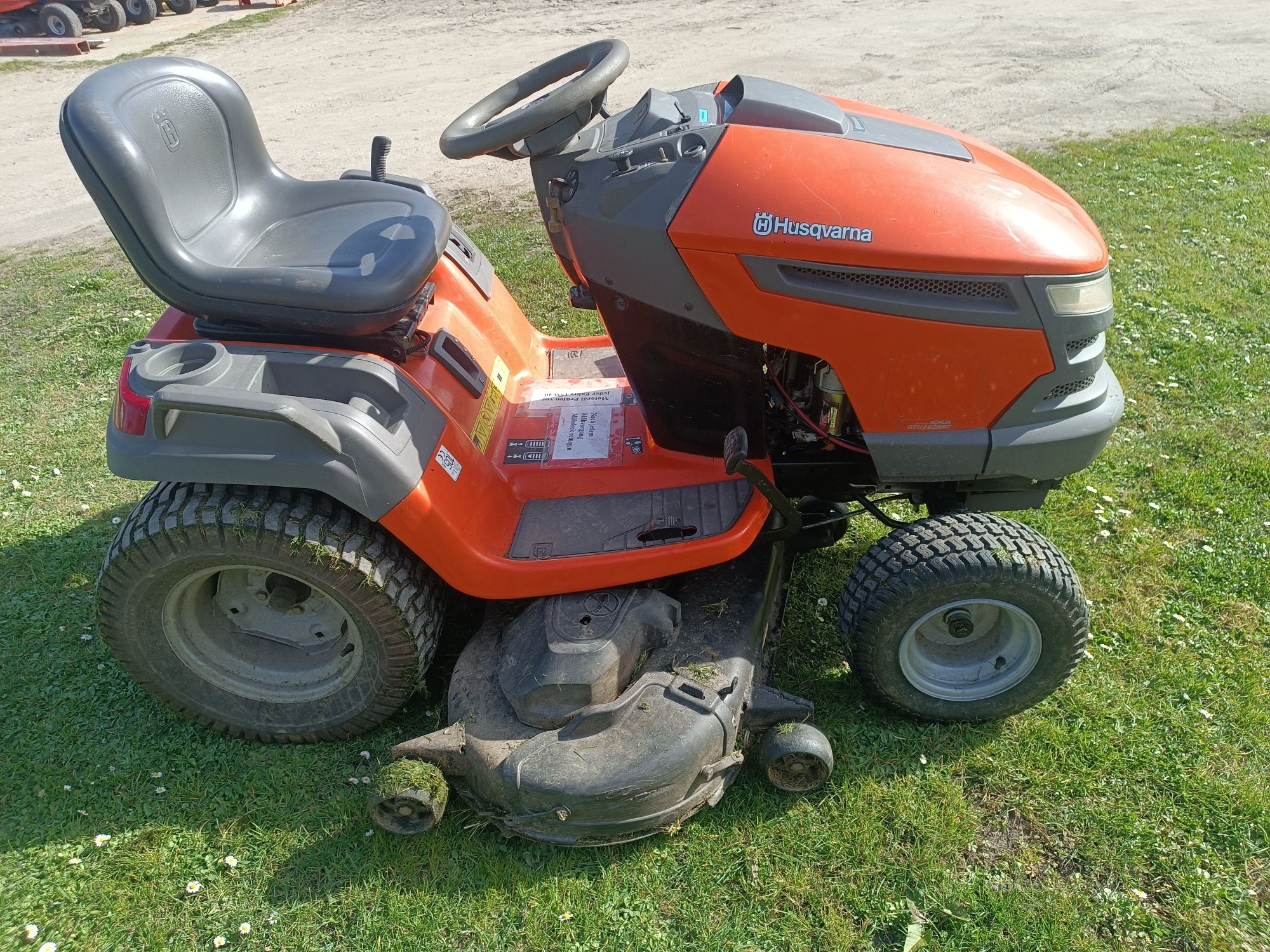 Traktorek Husqvarna CTH 260 XPT  26 Koni