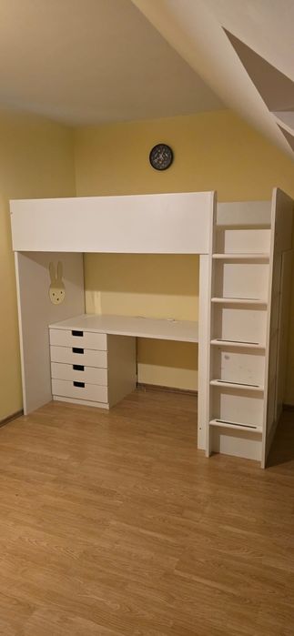 Łóżko piętrowe z biurkiem