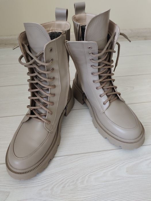 Зимові жіночі чоботи