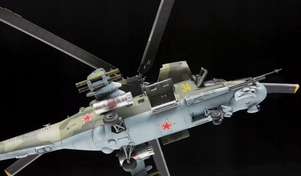 Zvezda 7315 Helikopter MI-24P Hind model śmigłowiec model 1/72
