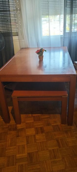 Vende-se mesa de sala