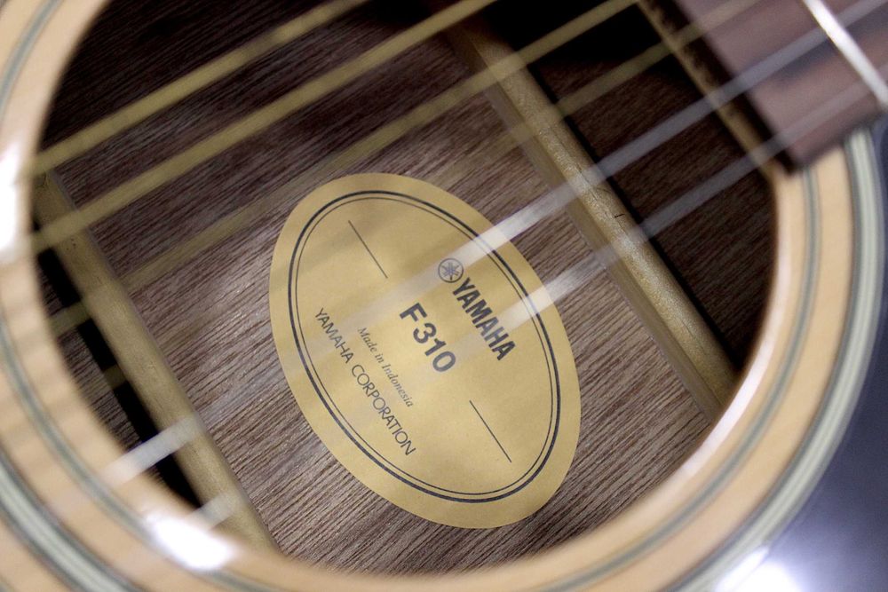 Акустическая гитара Yamaha F310 как новая Чехол в подарок!