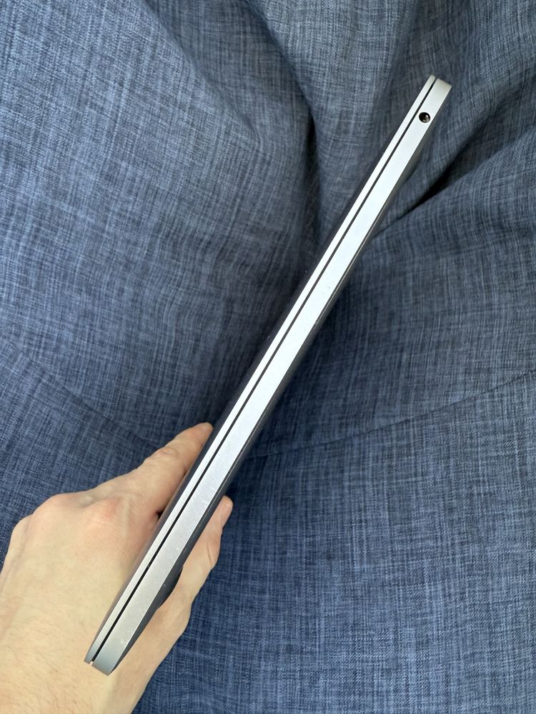 MacBook Pro 2019 13 i5 / 8GB /256 GB/ Touch Bar /92% АКБ