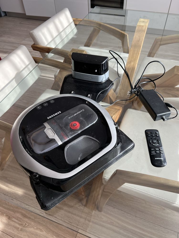 Робот пилосос Samsung Powerbot VR20R7260WC/EV