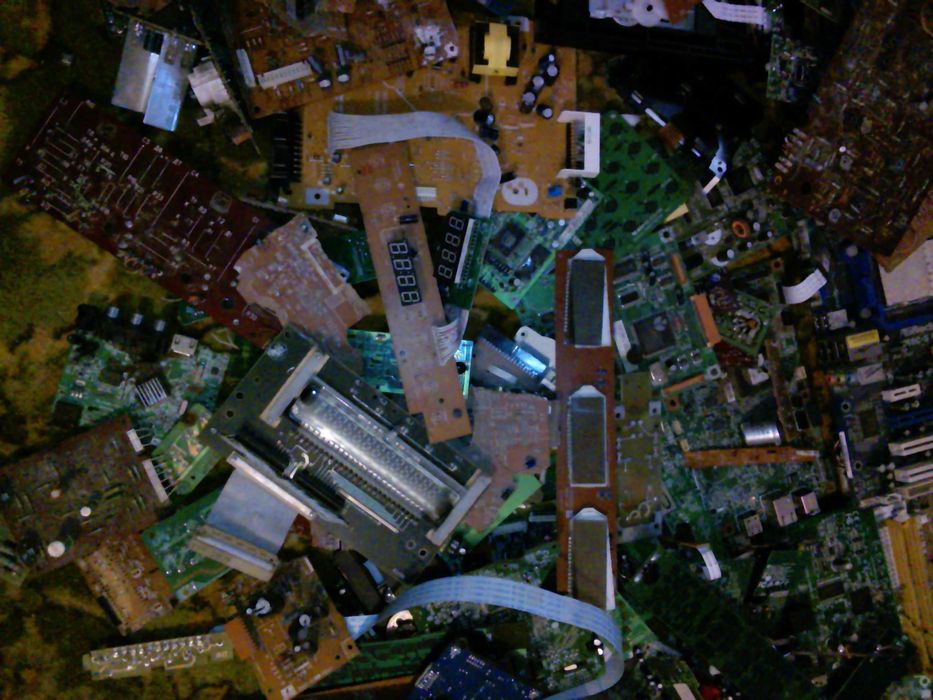 Продам радиодетали на переработку 15кг