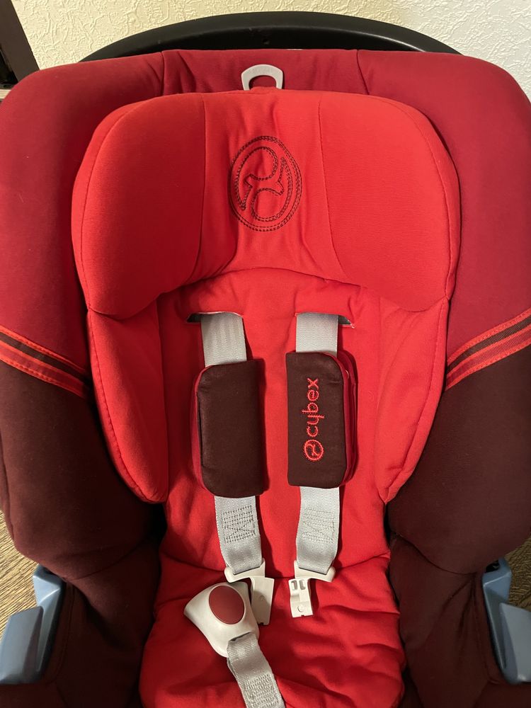 Автокрісло Cybex Aton