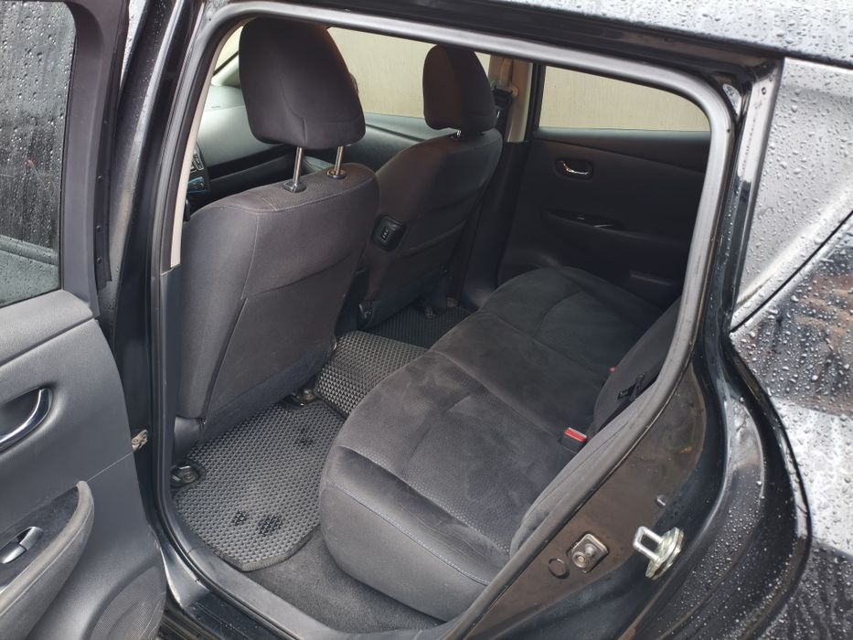 Аренда авто Нисан лиф 2013 р Брендирование