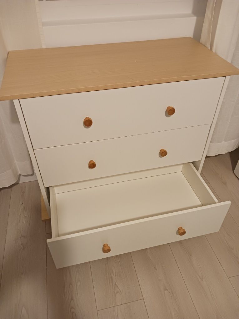 Cómoda / Móvel quarto crianca