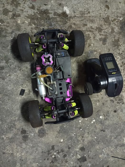 Model RC zdalnie sterowany spalinowy nitro 1/10 terenowy