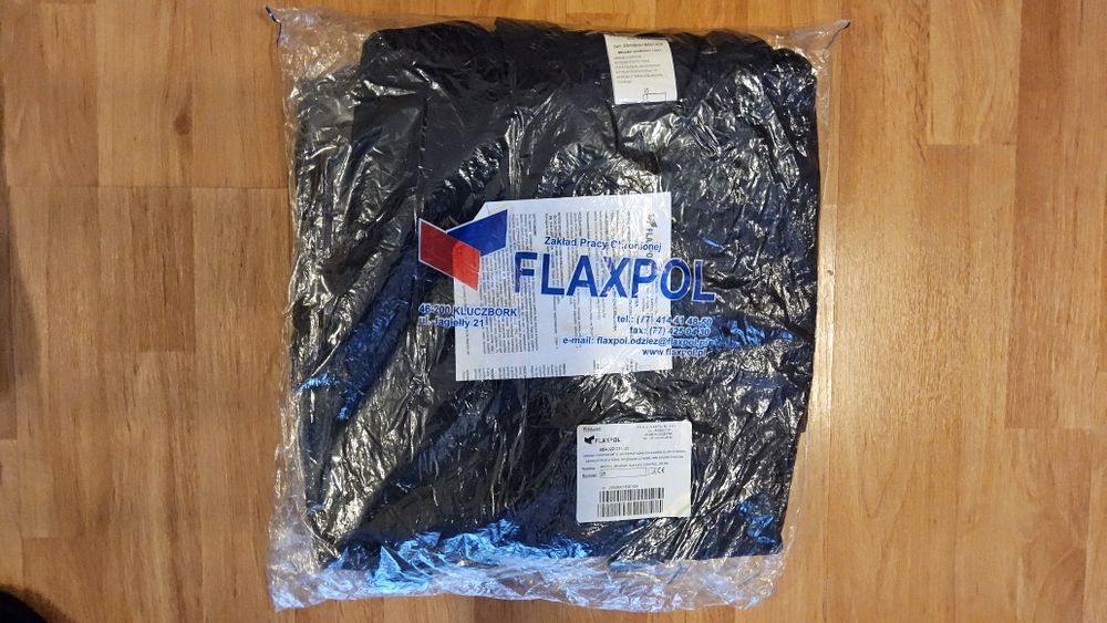 Sprzedam ubranie robocze antyelektrostatyczne nowe.