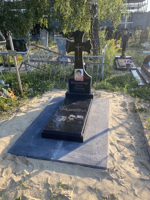 Виготовлення пам’ятників, та їх вставлення, реставрація, підняття