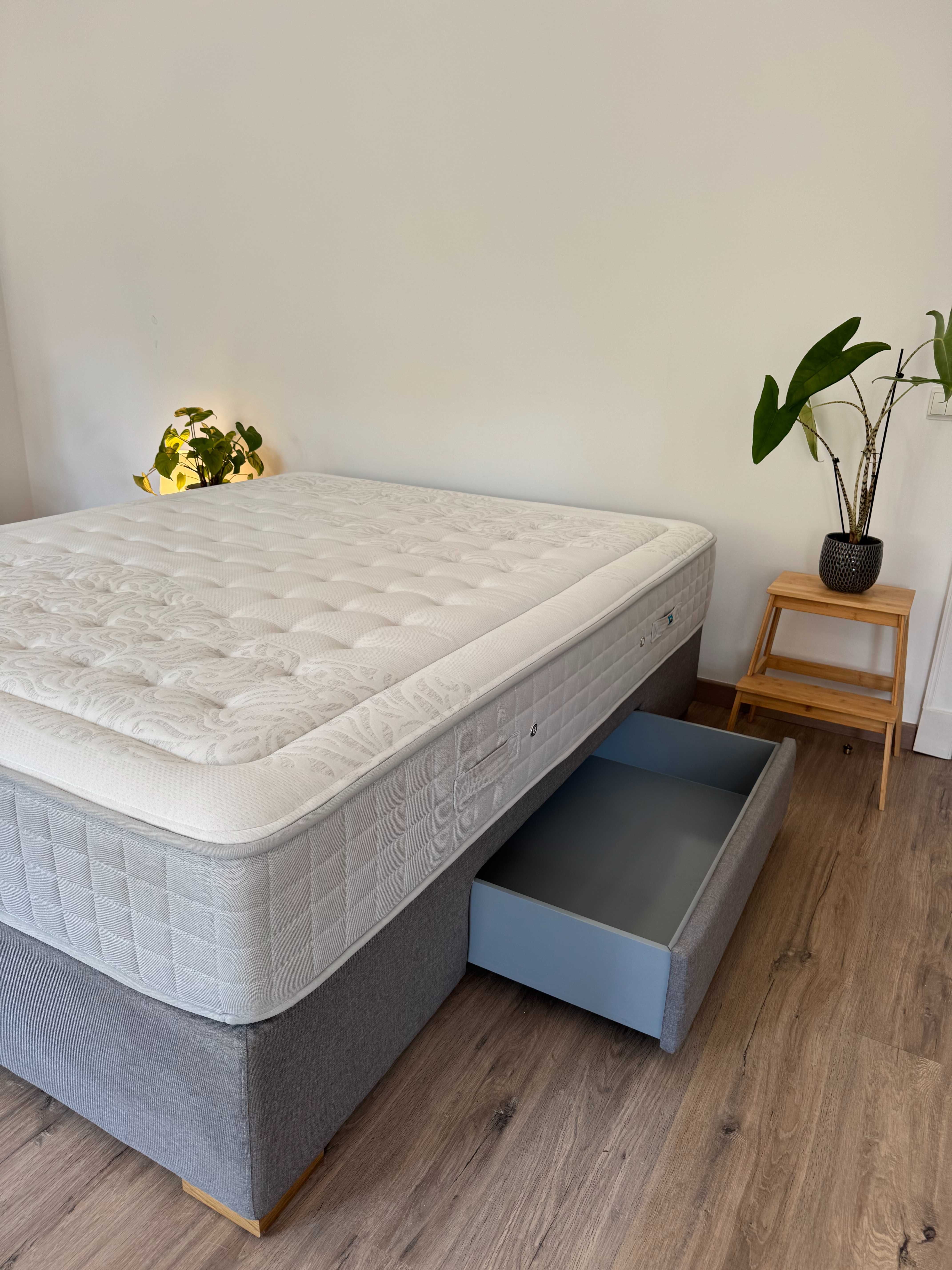 Cama de casal TEMPUR 160x200 como nova