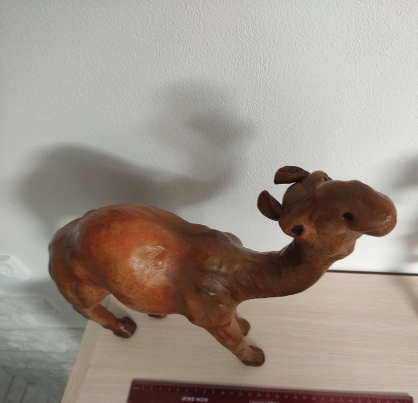 Верблюд зі шкіри вінтаж стара  фігурка статуетка