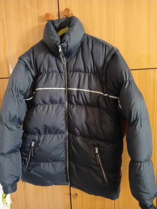 Kurtka puchowa, z odpinanymi rękawami, XL.
