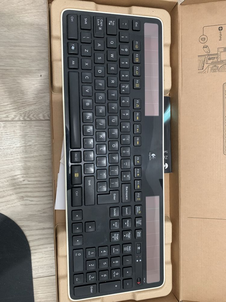 Klawiatura Logitech K750