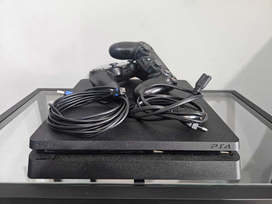 PlayStation 4 500GB + 2 comandos – ótimo estado