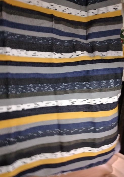 Carpete às riscas nova