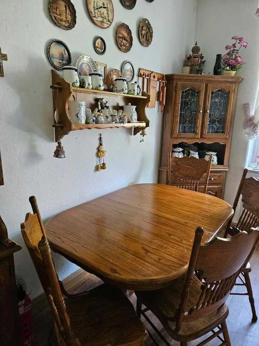 дубова столова вітрина углова вітрина стіл 4 стільця