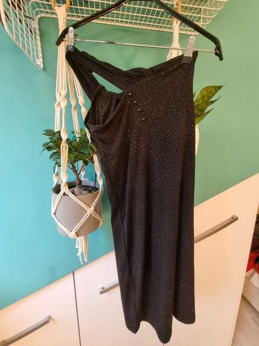 Sylwestrowa czarna sukienka