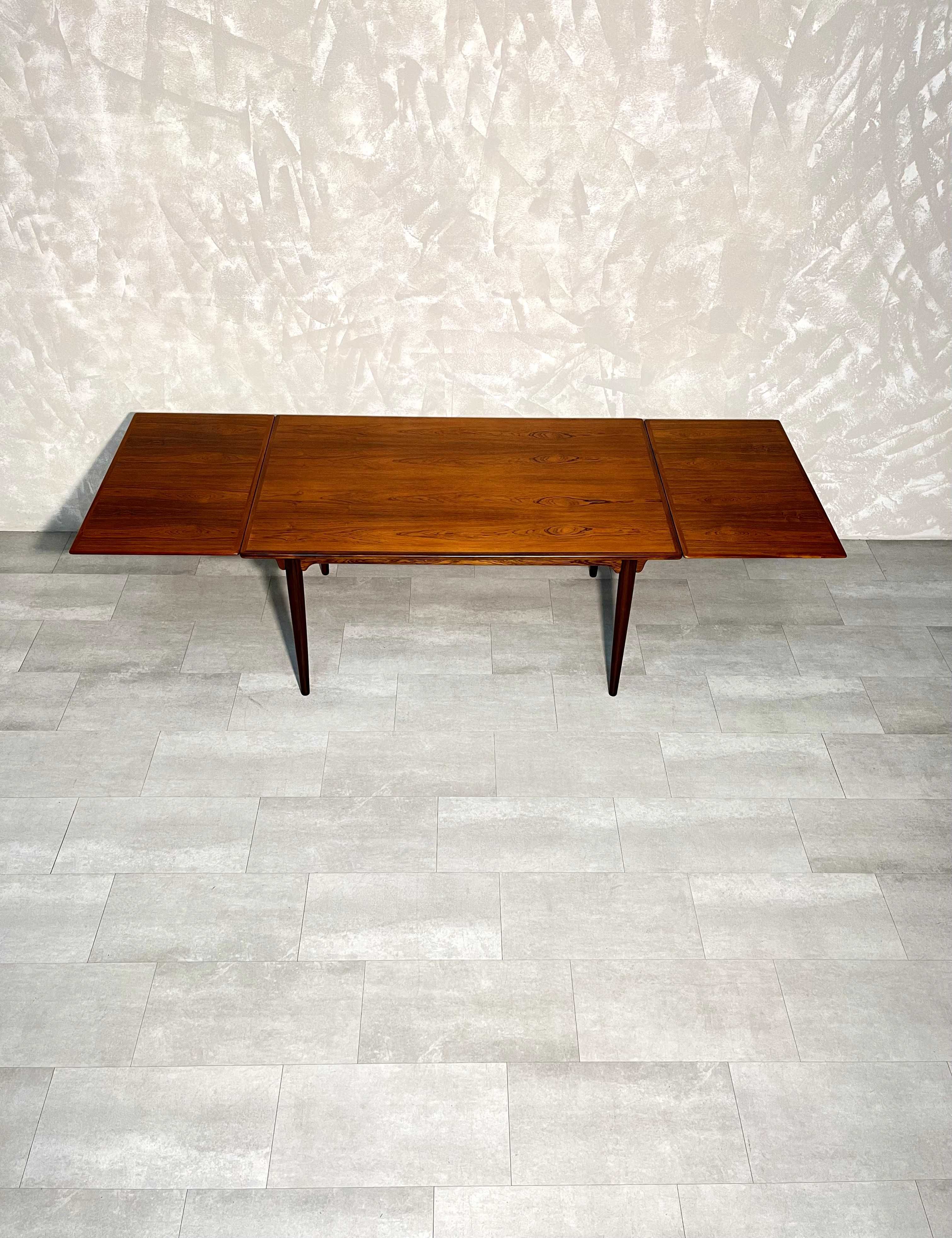 Mesa de jantar Gunni Omann em pau santo