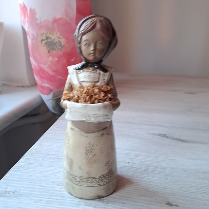 Figurka kobiety unikat antyk.