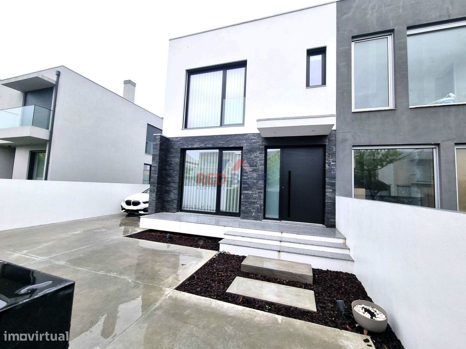 Moradia T4, Nova, Póvoa De Varzim