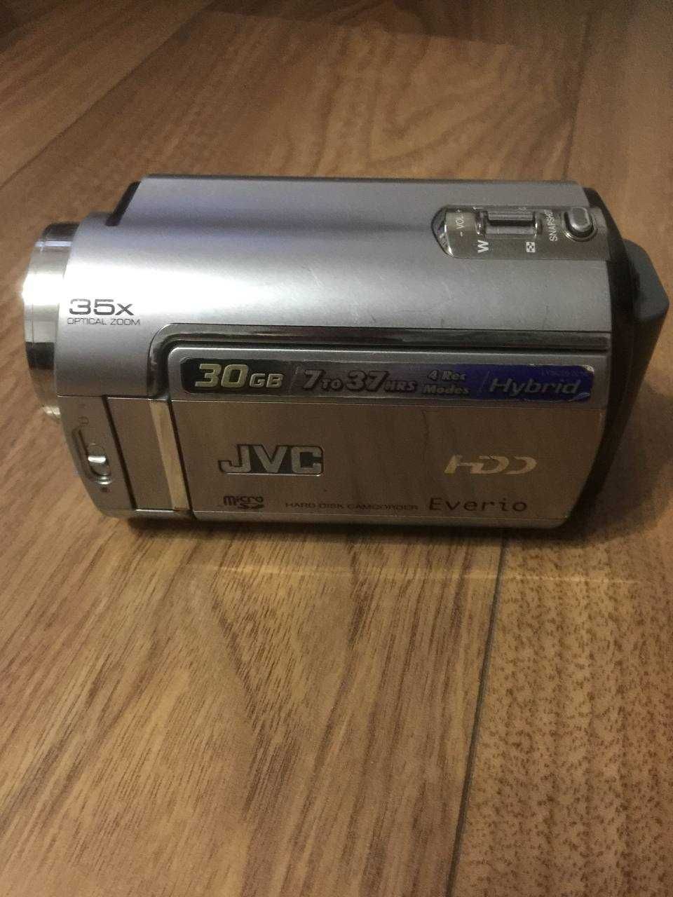 Відеокамера JVC EVERIO