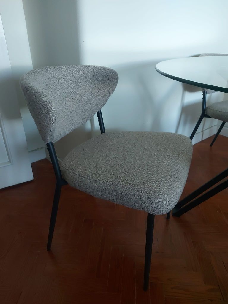 Conjunto de 4 cadeiras AREA Muito bom estado