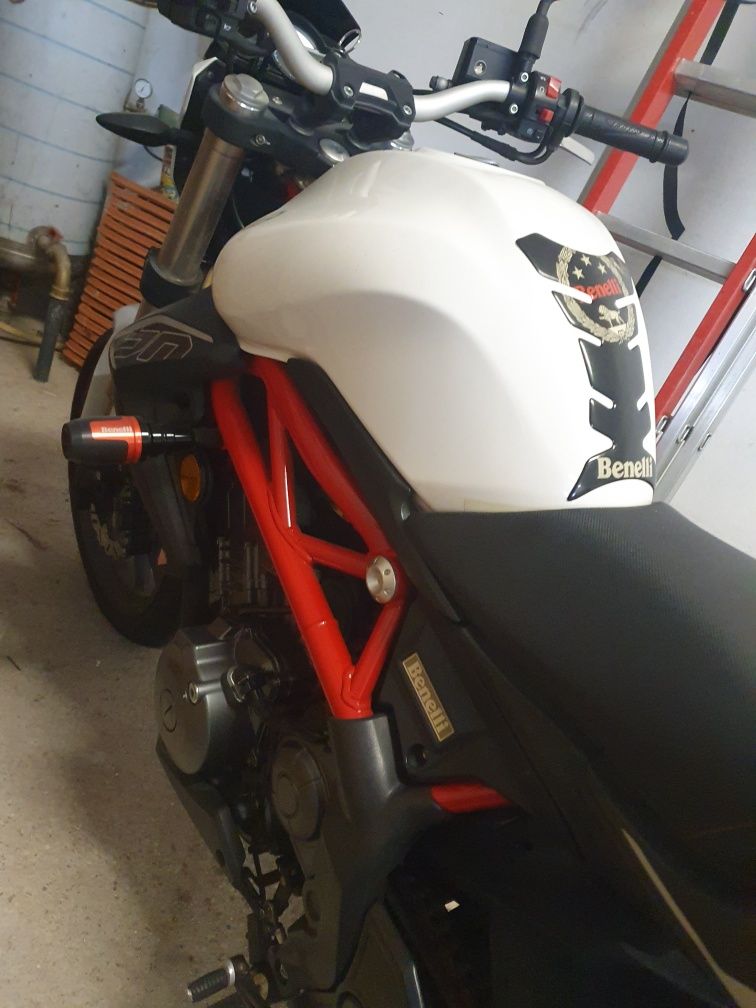 Mota Benelli bn302