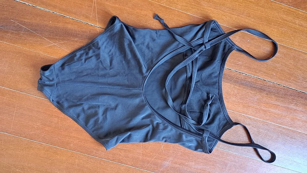 Fatos de banho pretos S e L