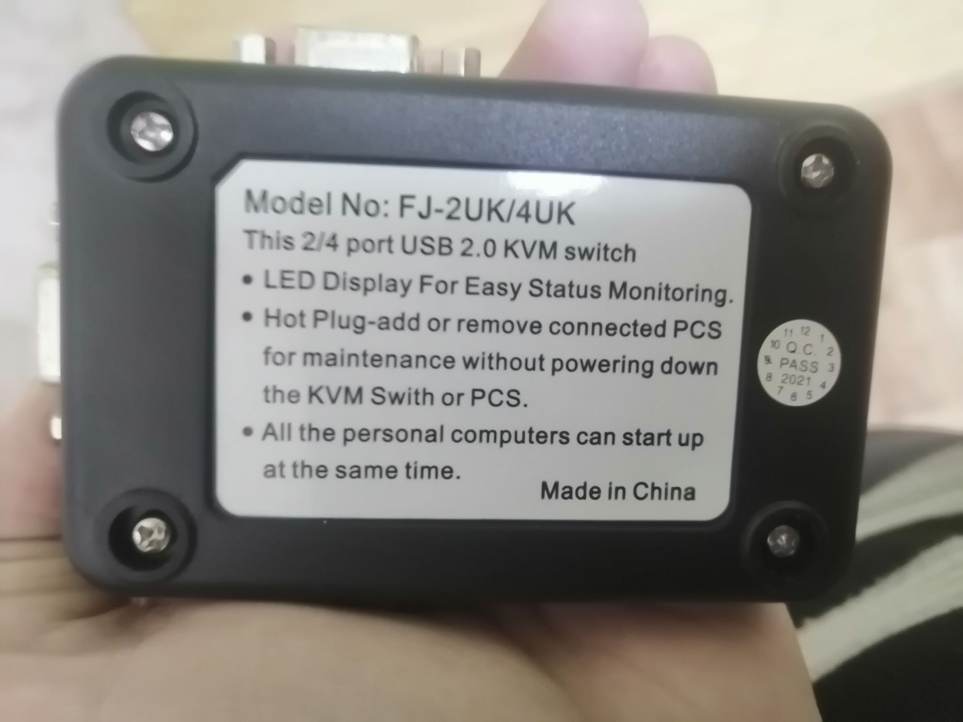 Продам KVM-switch для переключения между гарнитурой на ПК