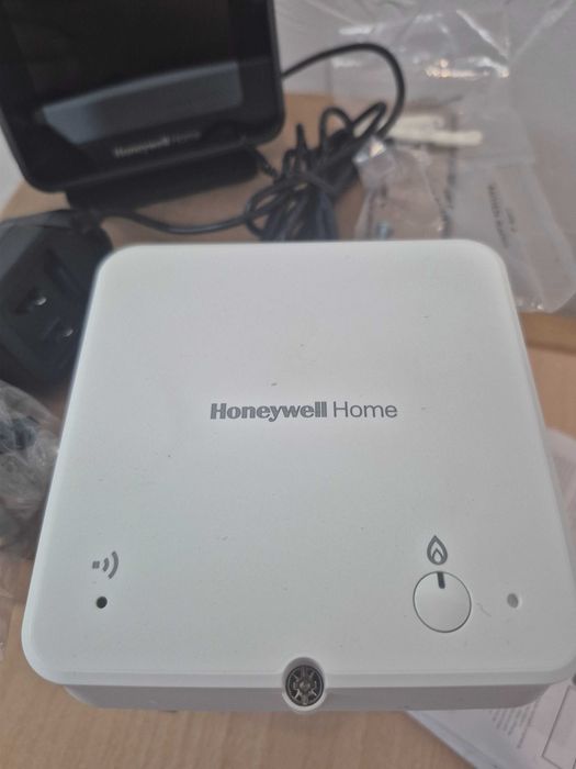 Бездротовий програмований термостат Honeywell Home T6R