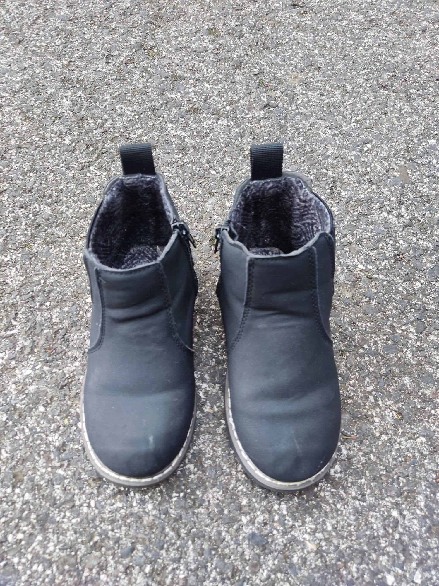 Botas pretas menina