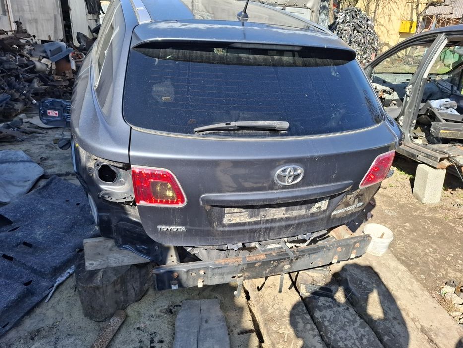 Кришка багажника зад avensis 3 t27 універсал 8u5,1G3